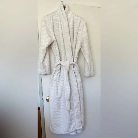 Nicole Miller robe, size medium. This full length robe is plush and cozy. - Picture 1 of 3